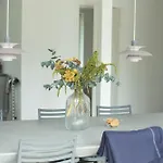 Calm In Modern House Near Water Dom wakacyjny *