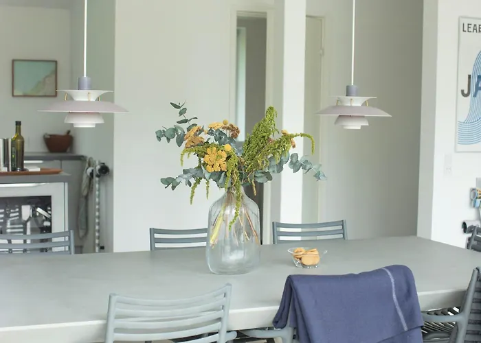 Calm In Modern House Near Water Feriehus *