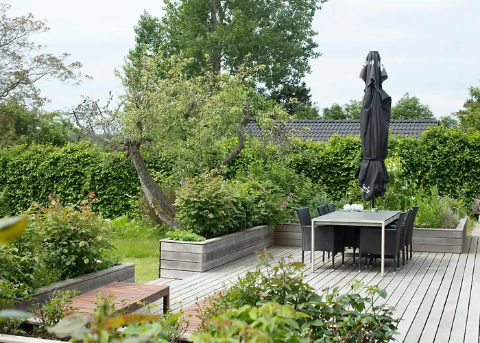 Calm In Modern House Near Water Feriehus