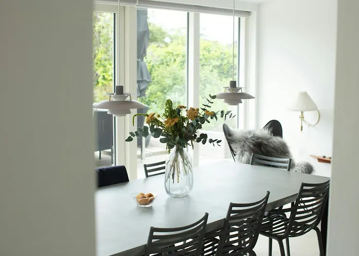 Calm In Modern House Near Water Feriehus Vejby